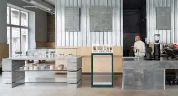 OLED透明查询屏：开启未来交互新视界