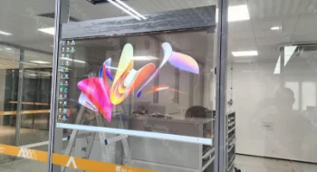 华润三九药业总部办公区走廊玻璃隔断OLED透明屏显示系统